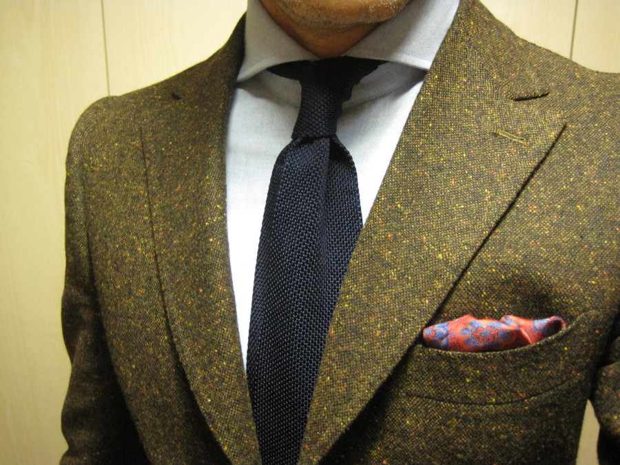 Knit tie and tweed Jacket